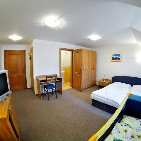 Kastiel Lucivna Hotell Exteriör bild