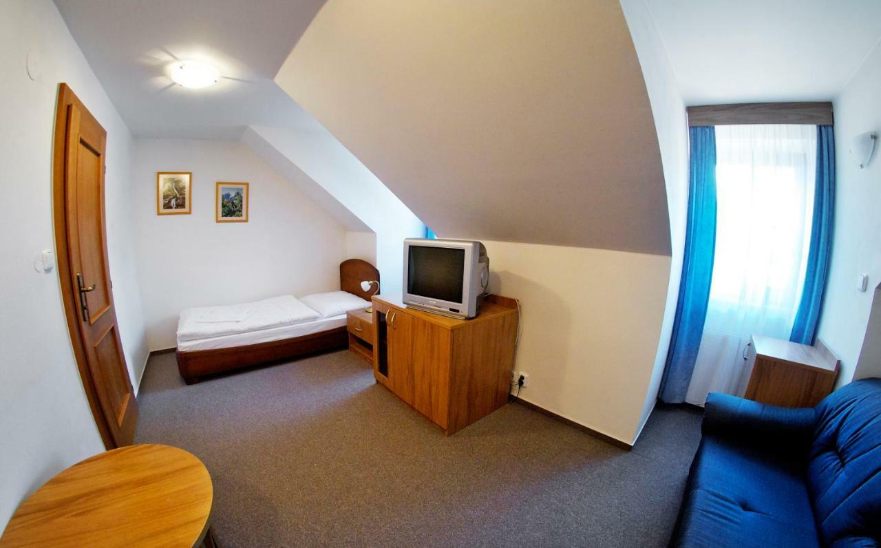 Kastiel Lucivna Hotell Exteriör bild