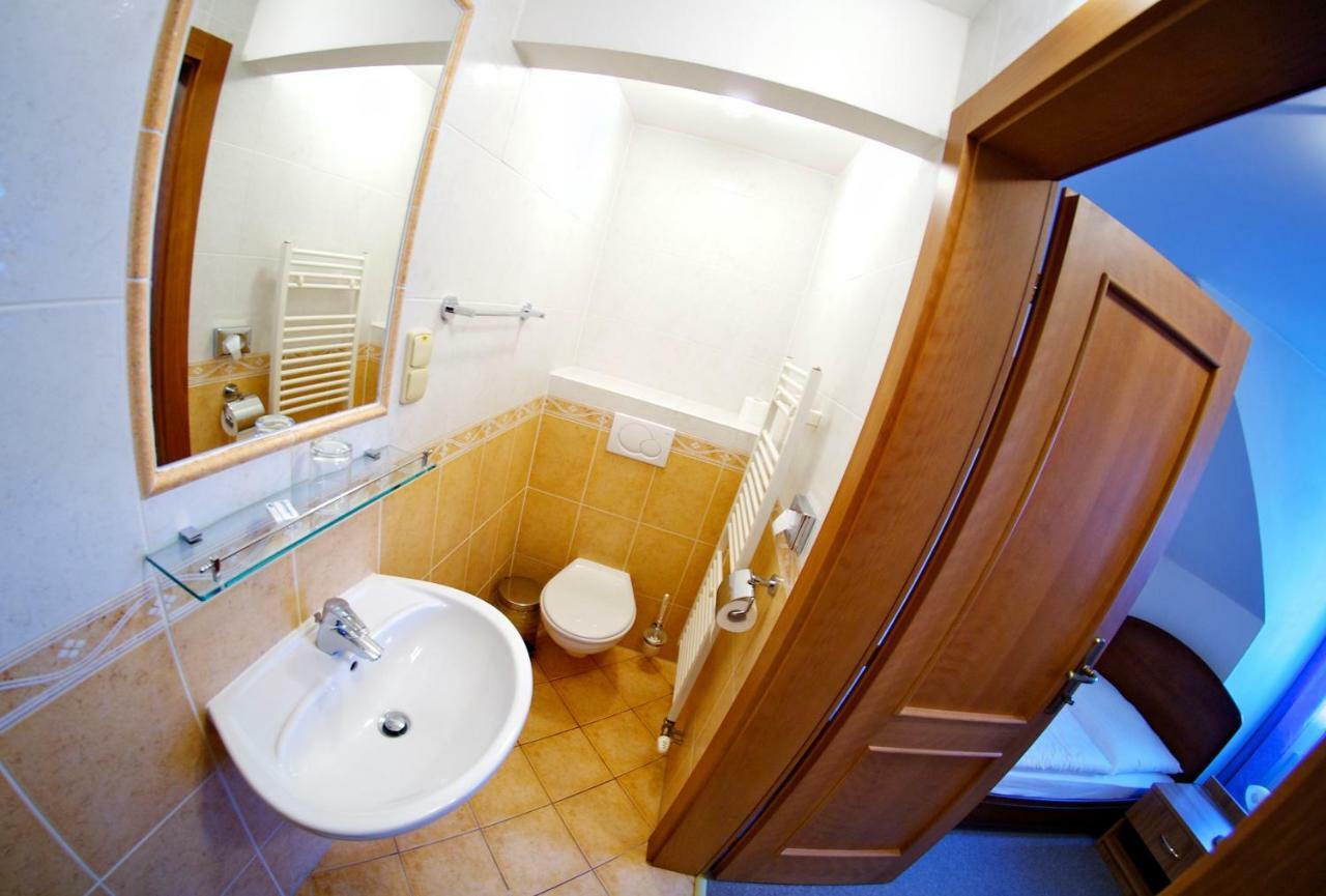 Kastiel Lucivna Hotell Exteriör bild